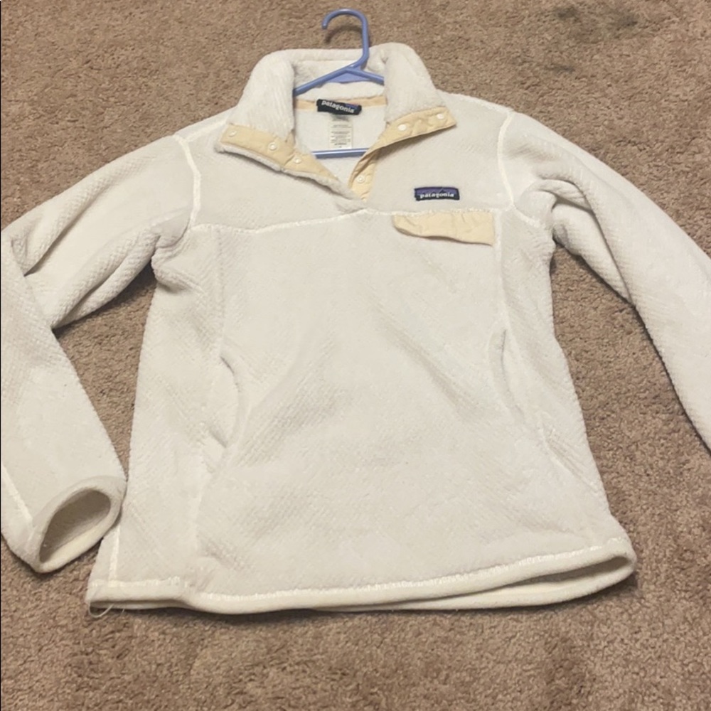 Off white Patagonia fleece